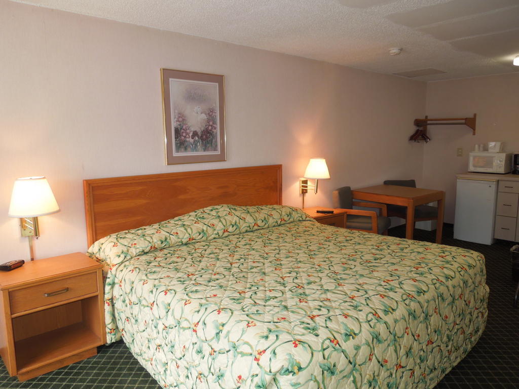 Knights Inn Elyria Ruang foto