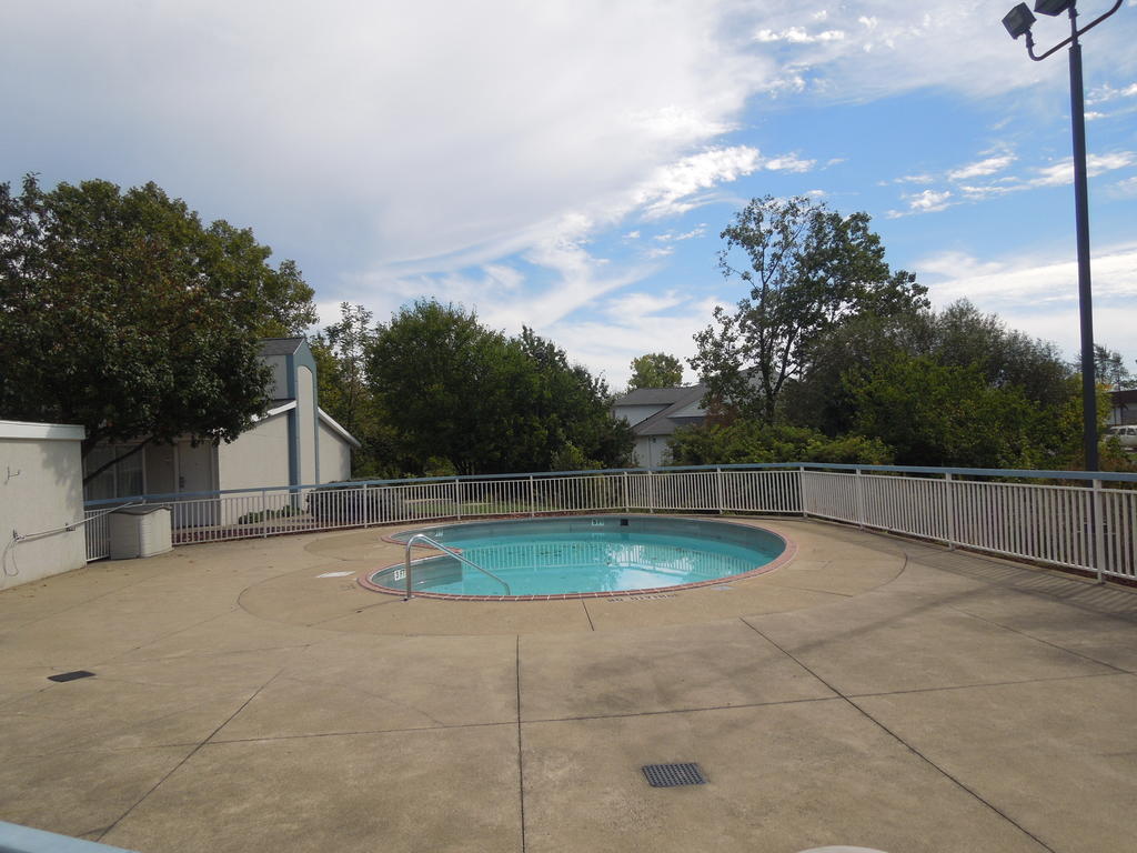 Knights Inn Elyria Bagian luar foto